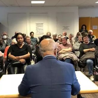 À Lorient, nouvelle mobilisation contre la fermeture du bureau de Poste de Kervénanec