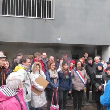 Une manifestation contre la fermeture du bureau de poste de Robien